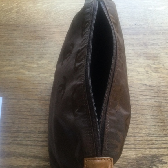 Chanel Bag ( not handbag) - Picture 5 of 9